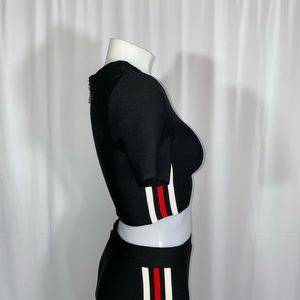 Short sleeve side strip crop top